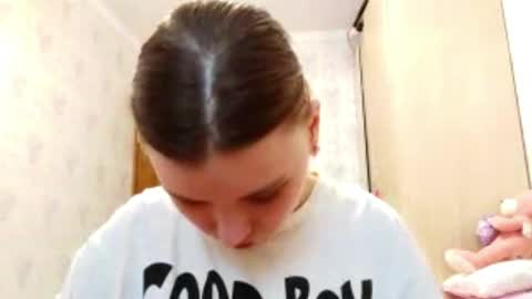 Ella online show from 04-09-26, 02:33