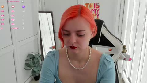 Snapshot of nightleaf_ chatting on 05-31-26, 10:33 Bestie online show from 05-31-26, 10:33