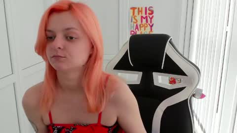 Snapshot of nightleaf_ chatting on 06-04-26, 12:33 Bestie online show from 06-04-26, 12:33