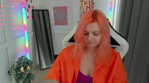 Snapshot of nightleaf_ chatting on 07-15-26, 12:54 Bestie online show from 07-15-26, 12:54