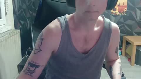 Snapshot of niglo620 chatting on 04-13-26, 01:05 niglo620 online show from 04-13-26, 01:05