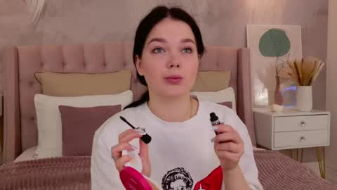 Snapshot of nikaflowers chatting on 06-05-26, 02:51 Nika online show from 06-05-26, 02:51