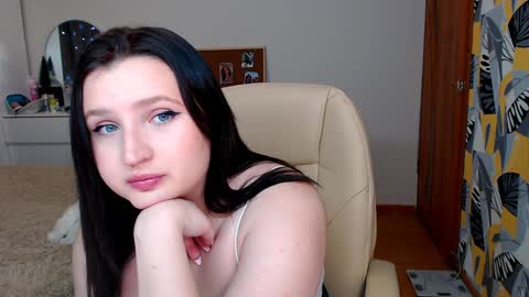 nikaking22 online show from 12-19-24, 09:06