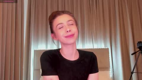 Nika online show from 04-22-26, 11:17