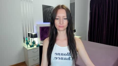 Snapshot of nikalewis chatting on 06-13-26, 04:43 NikaLewis online show from 06-13-26, 04:43