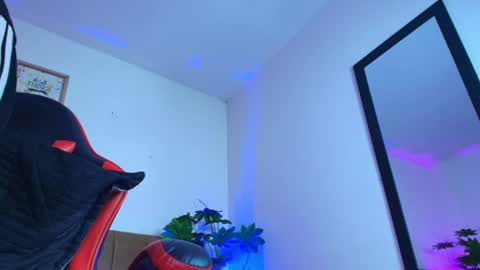 Snapshot of nikkenyx chatting on 06-18-26, 09:47 Nikkenyx online show from 06-18-26, 09:47