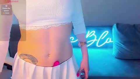 nikki_blondiee online show from 03-17-26, 02:49
