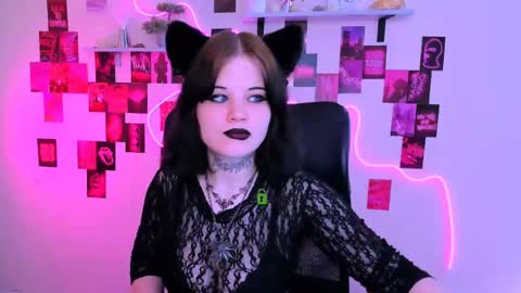nikki_kiss_ online show from 05-25-26, 09:15