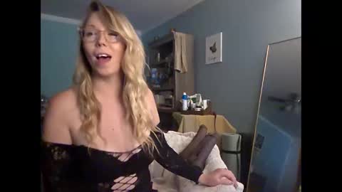 nikkib653466 online show from 05-29-26, 06:50