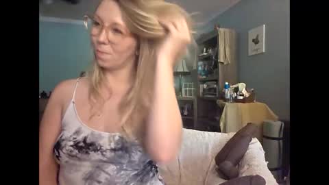 nikkib653466 online show from 06-05-26, 03:29