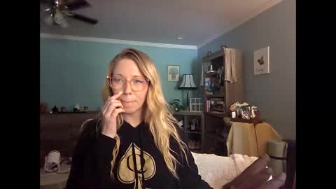 Snapshot of nikkib653466 chatting on 06-08-26, 06:19 nikkib653466 online show from 06-08-26, 06:19