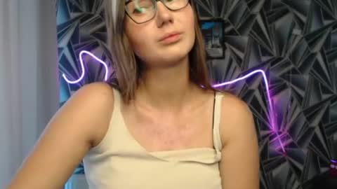 Snapshot of nikkikiss___ chatting on 06-10-26, 01:50 nikkikiss___ online show from 06-10-26, 01:50