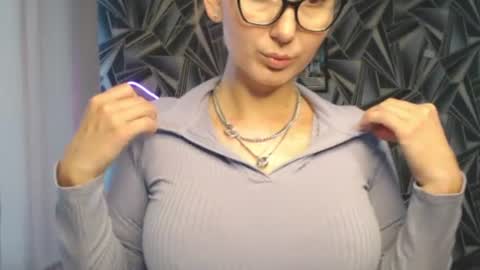 Snapshot of nikkikiss___ chatting on 06-21-26, 02:14 nikkikiss___ online show from 06-21-26, 02:14