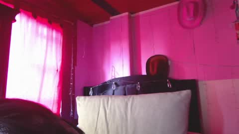 Snapshot of nikkirous_ chatting on 04-13-26, 02:00 Nikkirous online show from 04-13-26, 02:00
