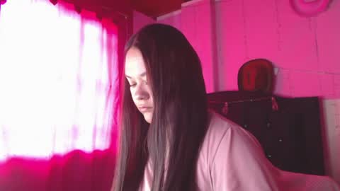 Snapshot of nikkirous_ chatting on 04-18-26, 03:05 Nikkirous online show from 04-18-26, 03:05