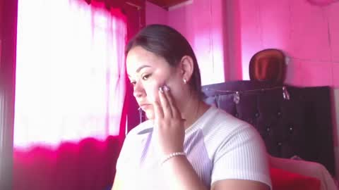 Snapshot of nikkirous_ chatting on 04-28-26, 01:49 Nikkirous online show from 04-28-26, 01:49