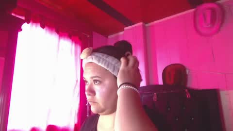 Snapshot of nikkirous_ chatting on 05-01-26, 03:38 Nikkirous online show from 05-01-26, 03:38