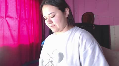Snapshot of nikkirous_ chatting on 05-04-26, 01:18 Nikkirous online show from 05-04-26, 01:18