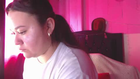 Snapshot of nikkirous_ chatting on 05-11-26, 04:15 Nikkirous online show from 05-11-26, 04:15