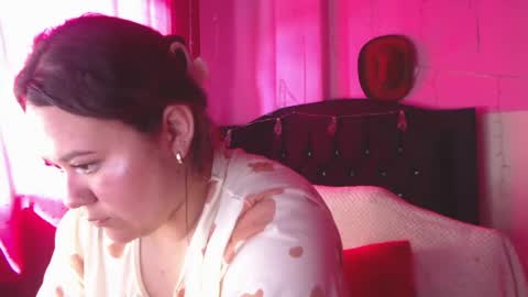 Snapshot of nikkirous_ chatting on 05-15-26, 05:20 Nikkirous online show from 05-15-26, 05:20