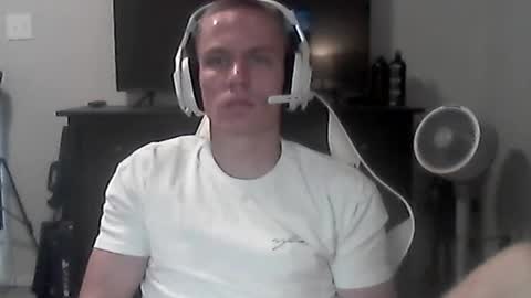 Snapshot of nikolai_russian_daddy chatting on 07-20-26, 04:42 nikolai_russian_daddy online show from 07-20-26, 04:42