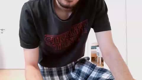 Snapshot of nikolasjim2 chatting on 06-02-26, 12:18 Nikolas online show from 06-02-26, 12:18