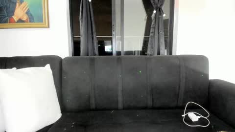 Snapshot of nikoleevanss chatting on 10-01-25, 03:12 Nikole online show from 10-01-25, 03:12