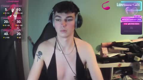 Snapshot of nina_femboy chatting on 12-16-24, 08:58 icynina online show from 12-16-24, 08:58