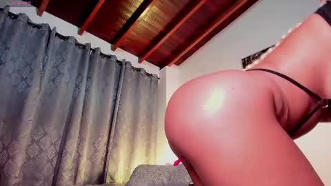 Snapshot of nina_fuentes chatting on 07-11-26, 02:03 Catalina online show from 07-11-26, 02:03