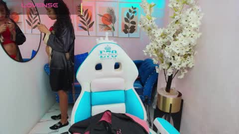 Snapshot of nina_willyams chatting on 01-18-26, 03:43 Nina online show from 01-18-26, 03:43