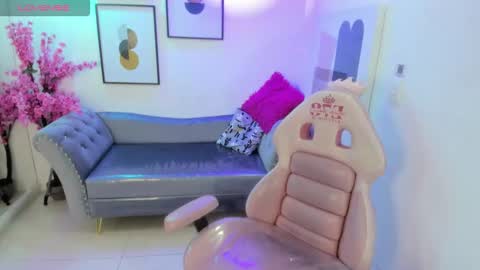 Snapshot of nina_willyams chatting on 02-18-26, 03:35 Nina online show from 02-18-26, 03:35