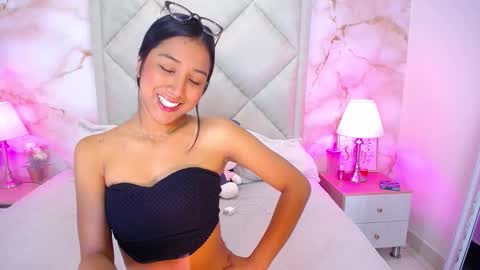 Nina Bravura online show from 02-20-26, 01:33