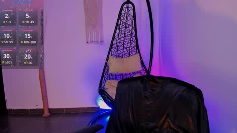 ninamonroee online show from 12-23-24, 11:49