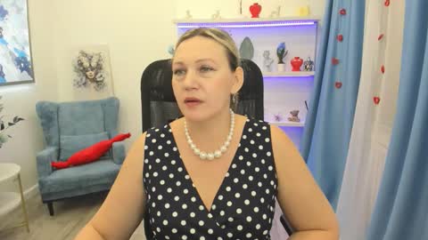 Snapshot of ninastarle chatting on 02-18-26, 11:50 ninastarle online show from 02-18-26, 11:50