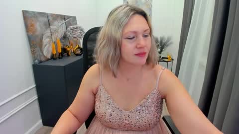 Snapshot of ninastarle chatting on 03-23-26, 04:27 ninastarle online show from 03-23-26, 04:27