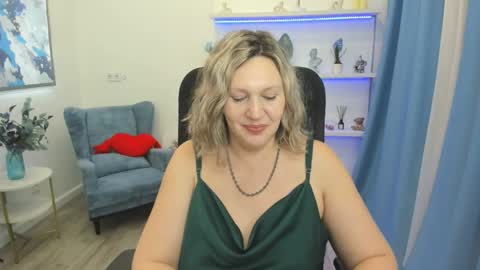 Snapshot of ninastarle chatting on 03-28-26, 11:32 ninastarle online show from 03-28-26, 11:32