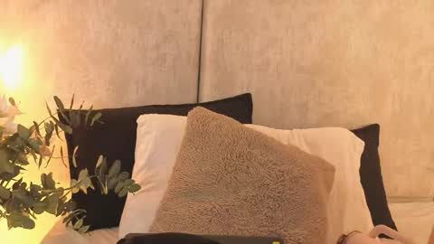 nioki_ online show from 05-24-26, 04:06