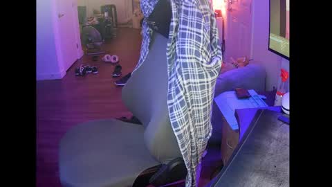 HungStepSon online show from 05-18-26, 12:00
