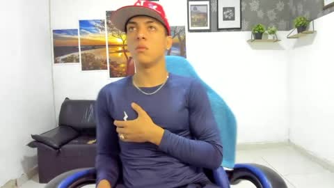 noah_flynn1 online show from 05-05-26, 10:23