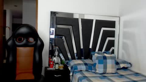 Noah Harris01 online show from 02-14-26, 10:50