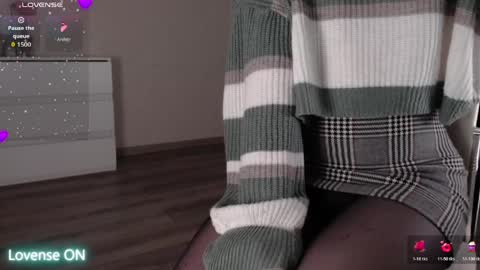 noelleneptune online show from 04-11-26, 06:29