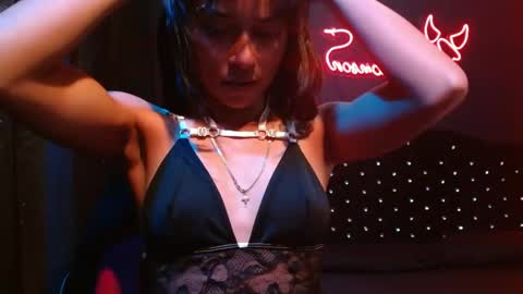 Noha Thomson online show from 04-17-26, 08:45