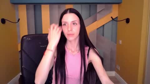 NoirDiva online show from 04-22-26, 05:54