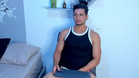 Snapshot of nolan_joness chatting on 05-31-26, 01:58 Im Nolan online show from 05-31-26, 01:58