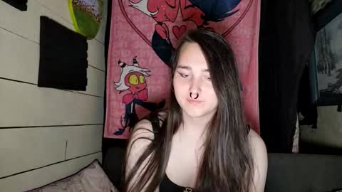 nonbinarybeauty20 online show from 05-20-26, 08:42