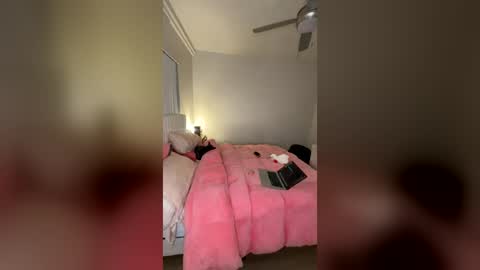 Snapshot of nonchalantii chatting on 06-20-26, 04:15 nonchalantii online show from 06-20-26, 04:15