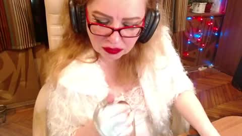 Snapshot of norma_gin chatting on 07-12-26, 09:06 miss Tress online show from 07-12-26, 09:06