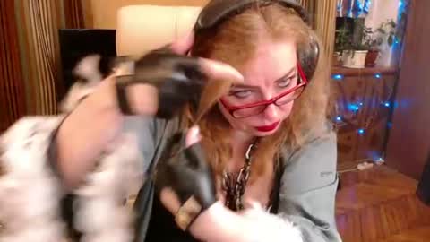 Snapshot of norma_gin chatting on 07-16-26, 07:31 miss Tress online show from 07-16-26, 07:31
