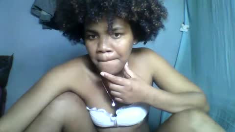 nosminah01 online show from 09-16-25, 05:14