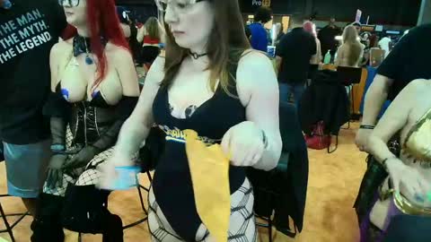 Nova Harper online show from 04-10-26, 10:25